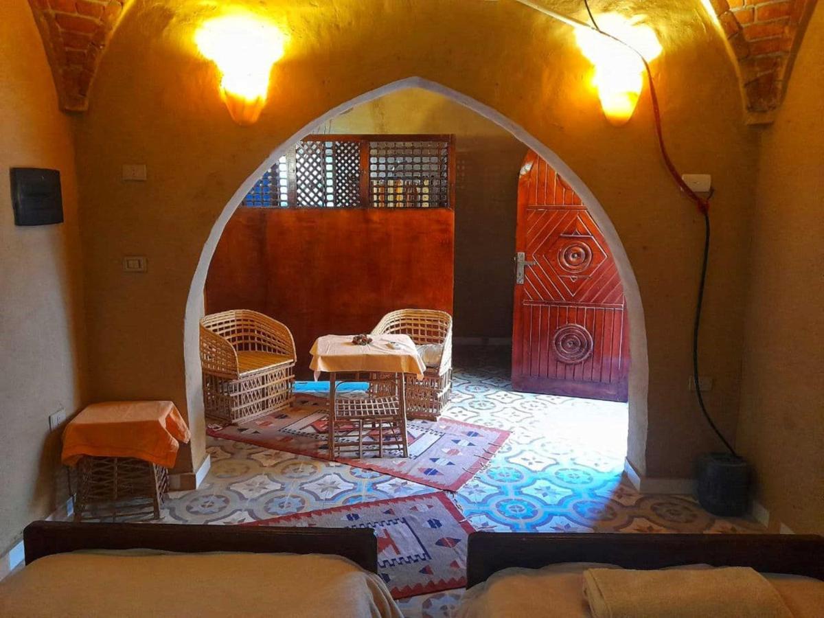 Scorpion House Luxor Hotell Exteriör bild