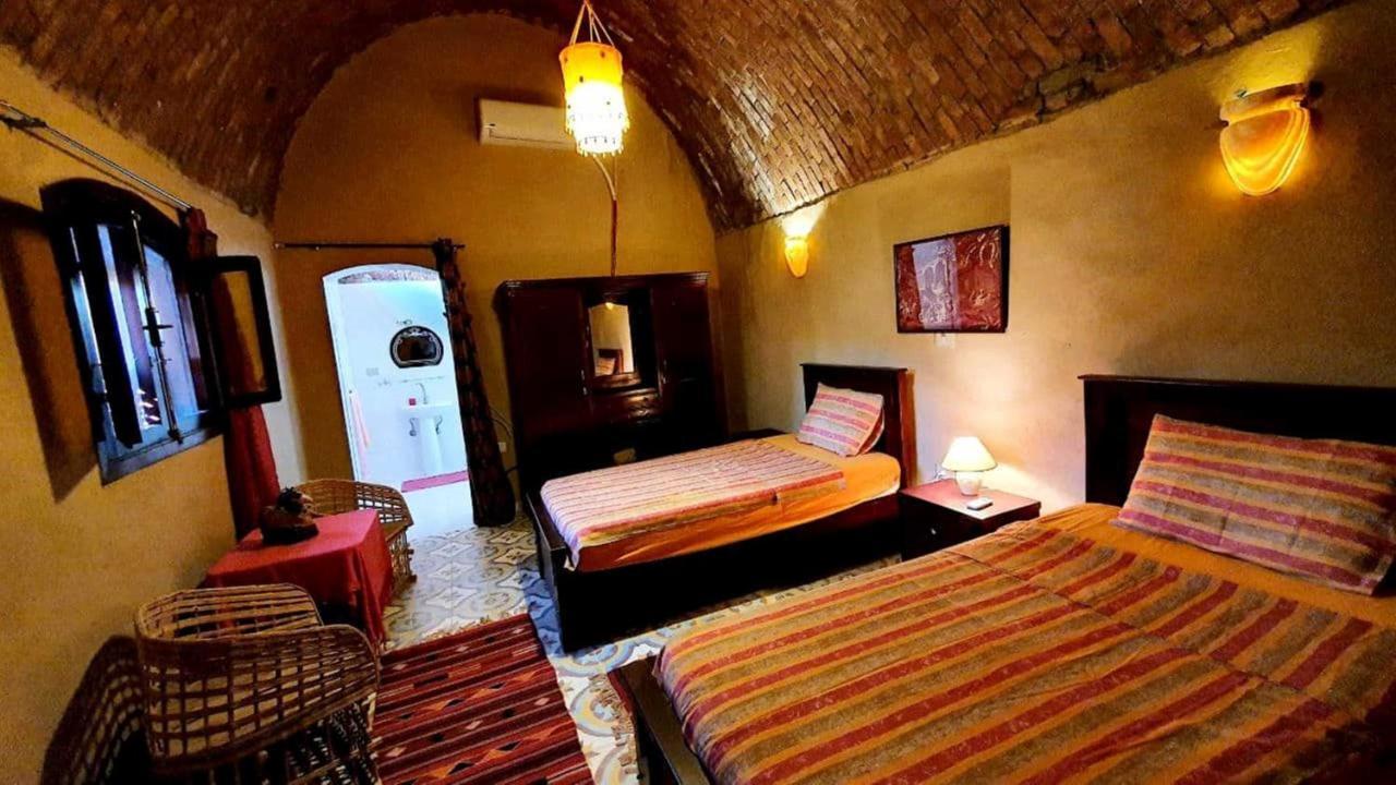 Scorpion House Luxor Hotell Exteriör bild