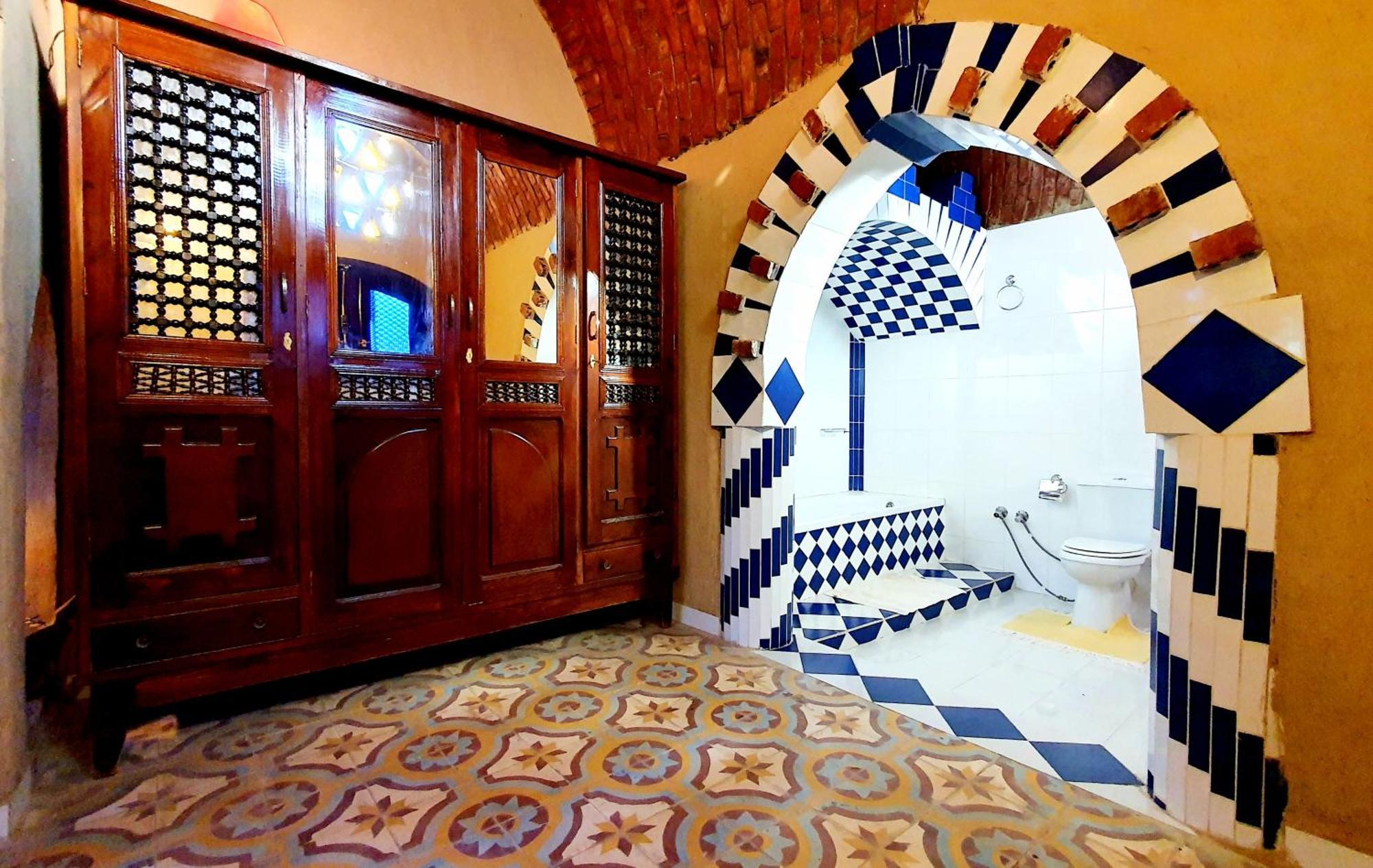 Scorpion House Luxor Hotell Exteriör bild
