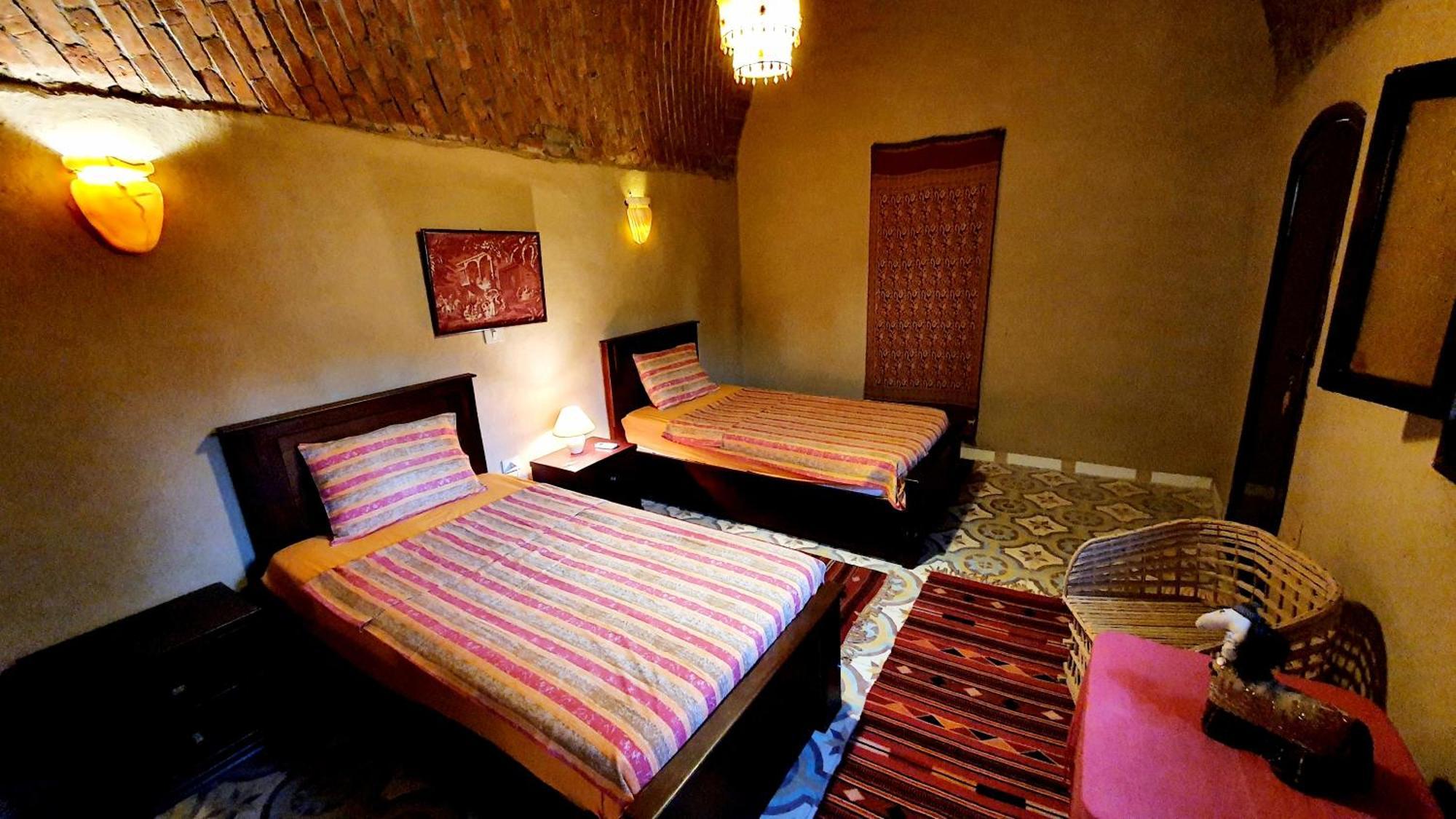 Scorpion House Luxor Hotell Exteriör bild