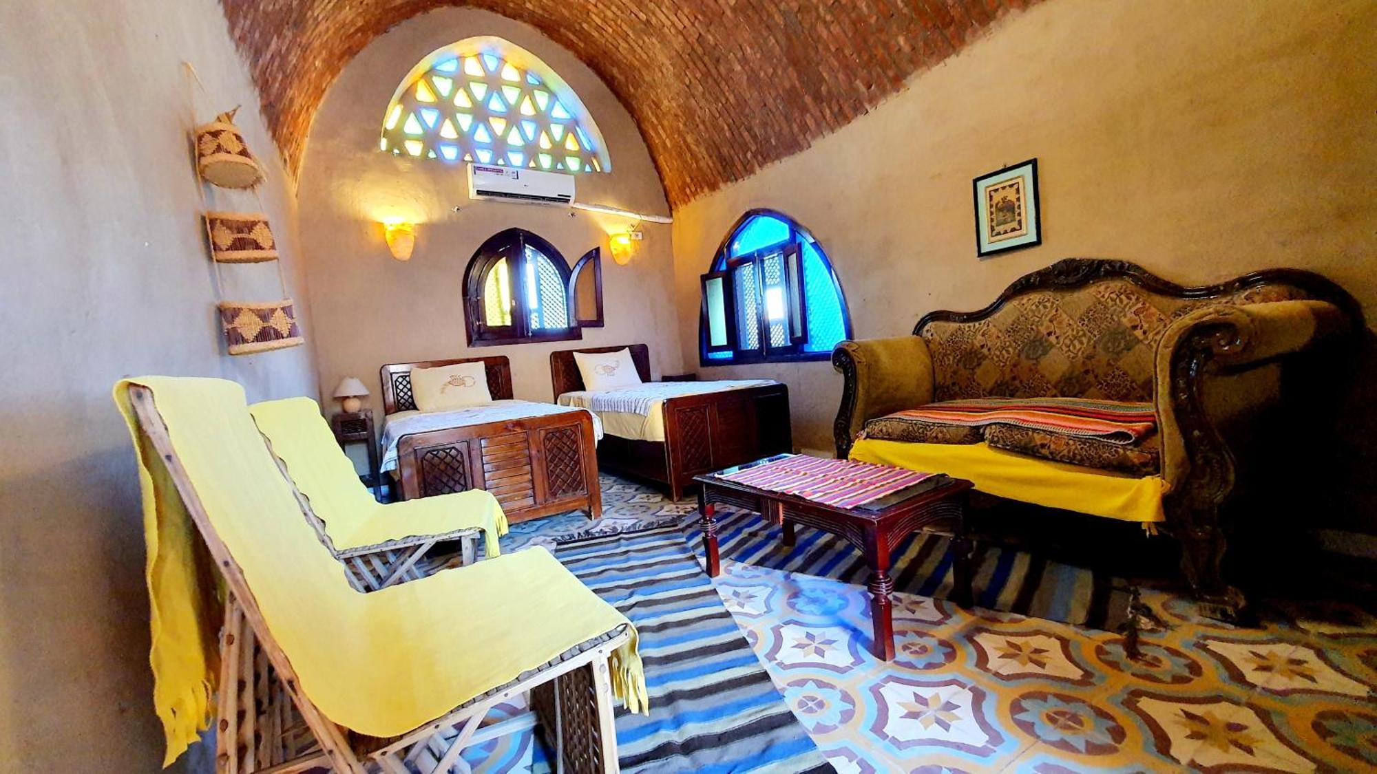 Scorpion House Luxor Hotell Exteriör bild