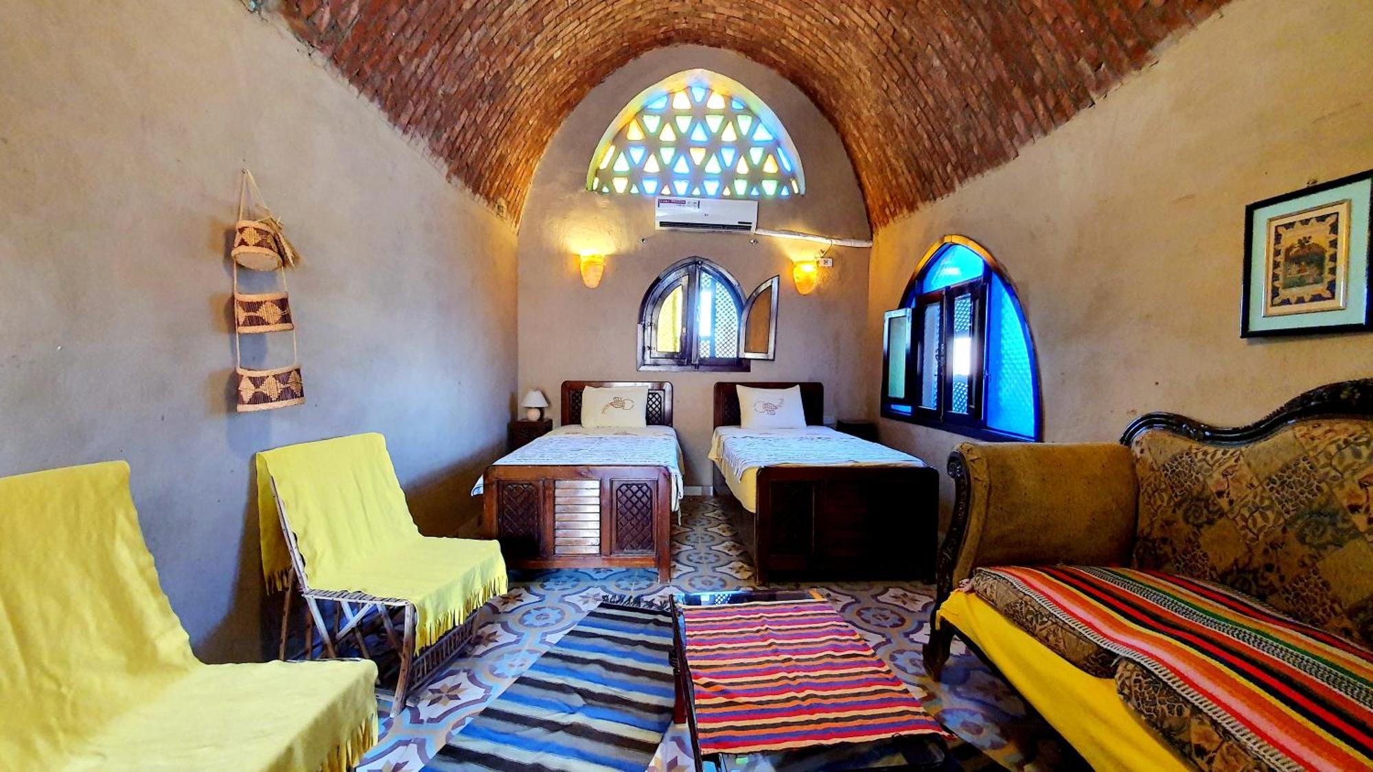 Scorpion House Luxor Hotell Exteriör bild