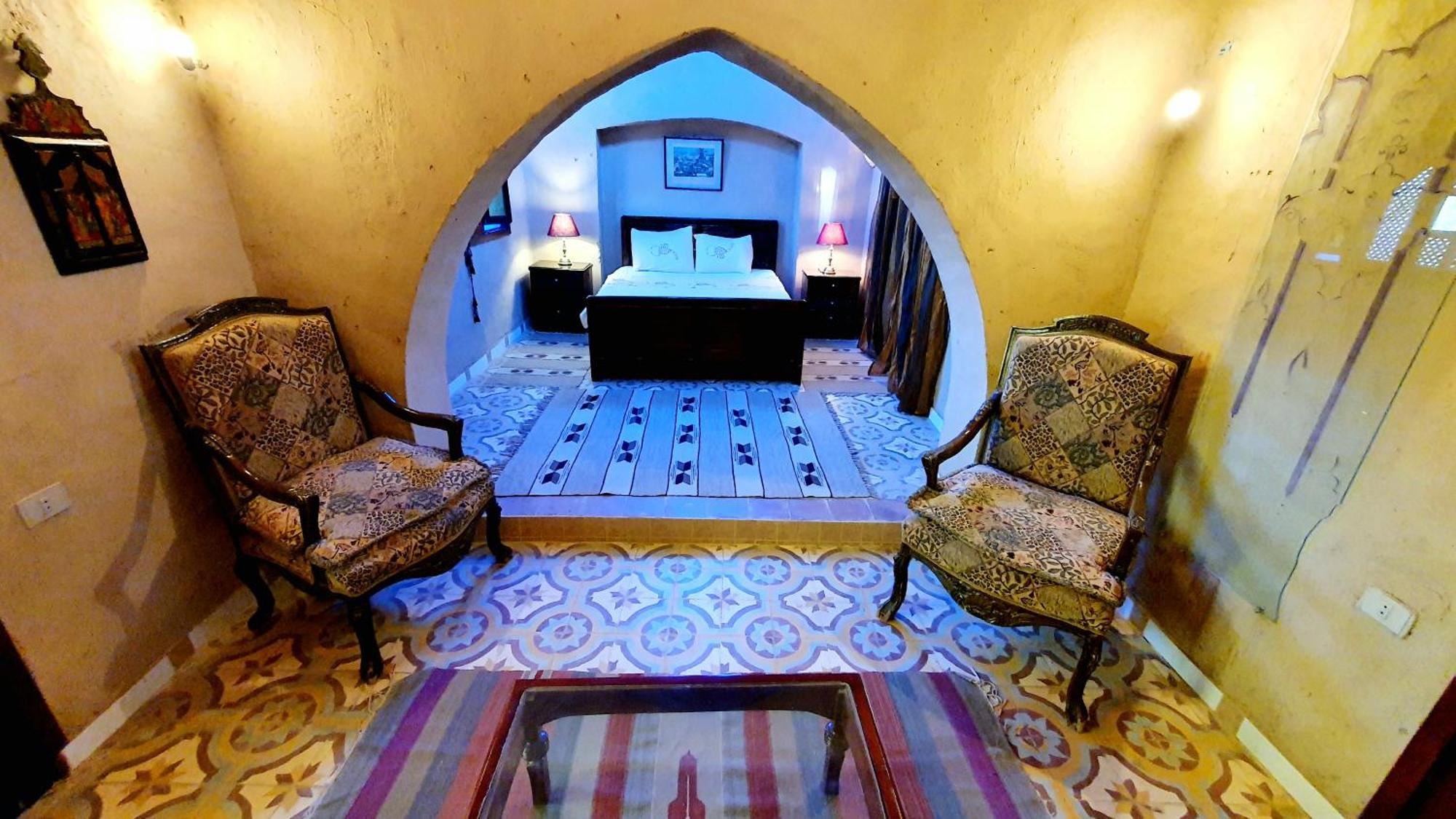 Scorpion House Luxor Hotell Exteriör bild