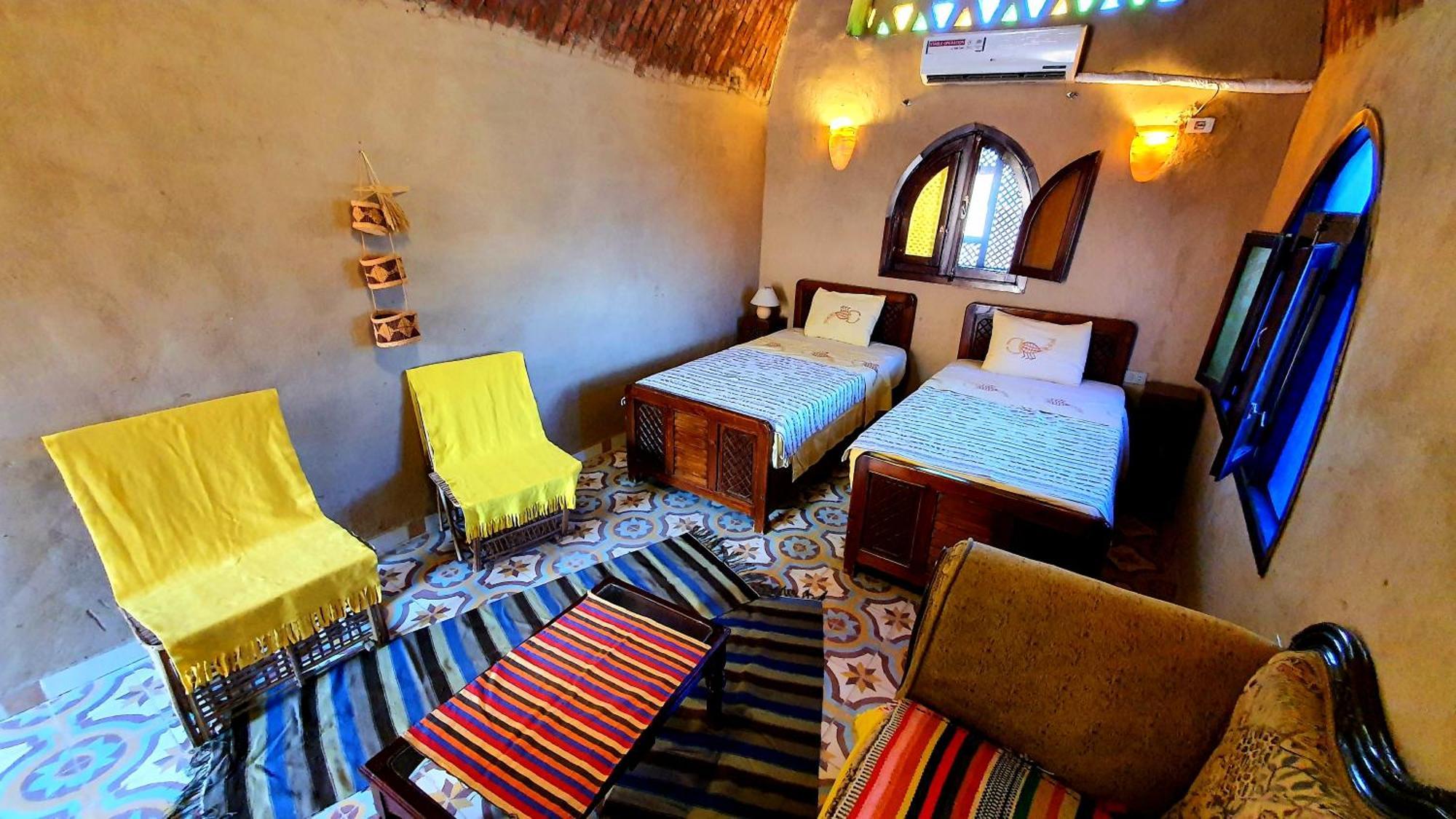 Scorpion House Luxor Hotell Exteriör bild
