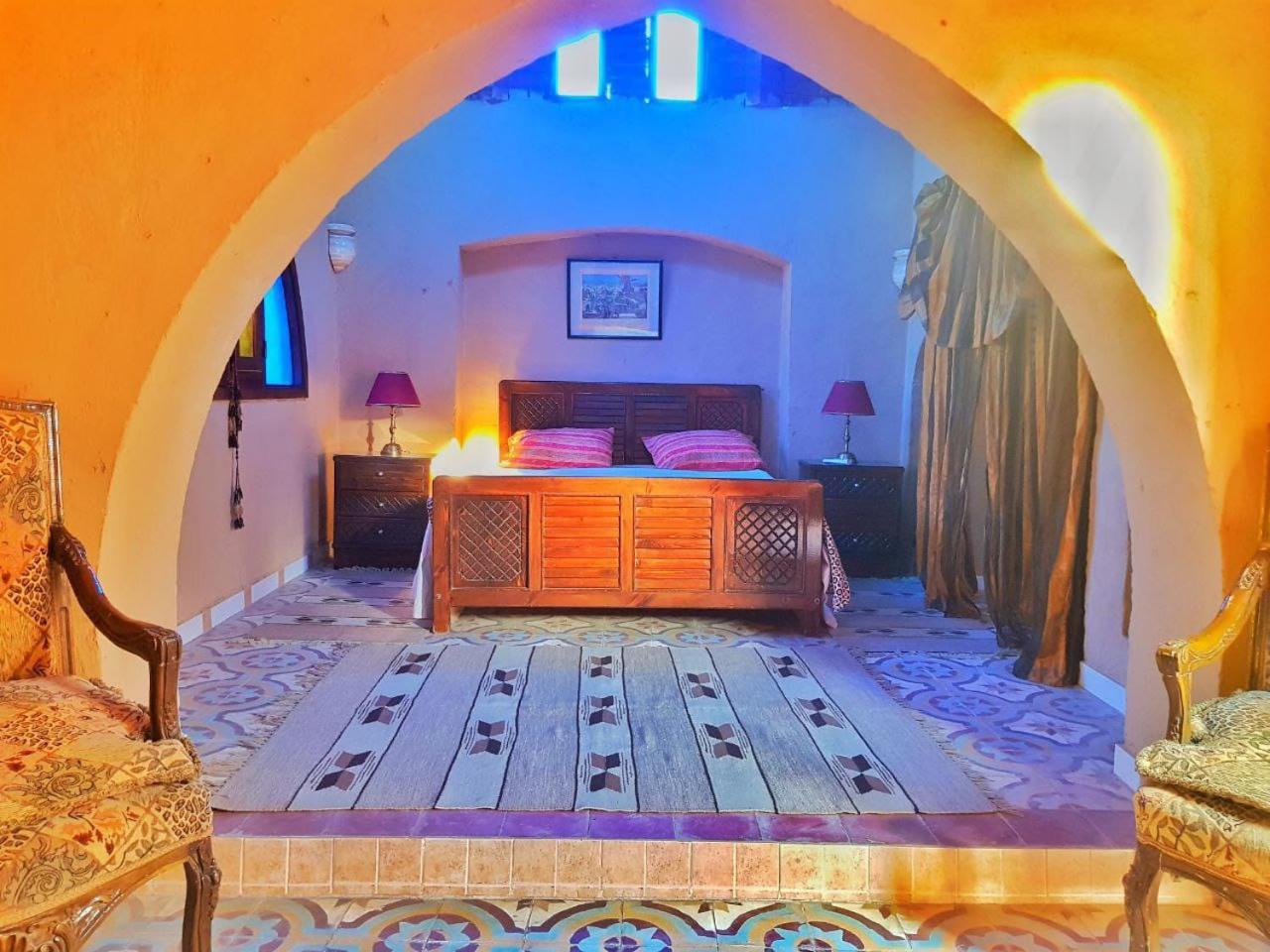Scorpion House Luxor Hotell Exteriör bild